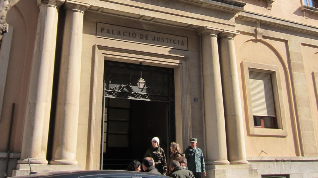 Piden tres años y medio de cárcel para un hombre que llamó a su ex 900 veces