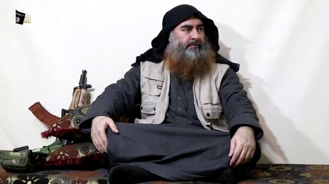 El líder del Daesh, Abu Bakr al-Baghdadi, en un vídeo grabado en abril. El líder del Daesh, Abu Bakr al-Baghdadi, en un vídeo grabado en abril.
