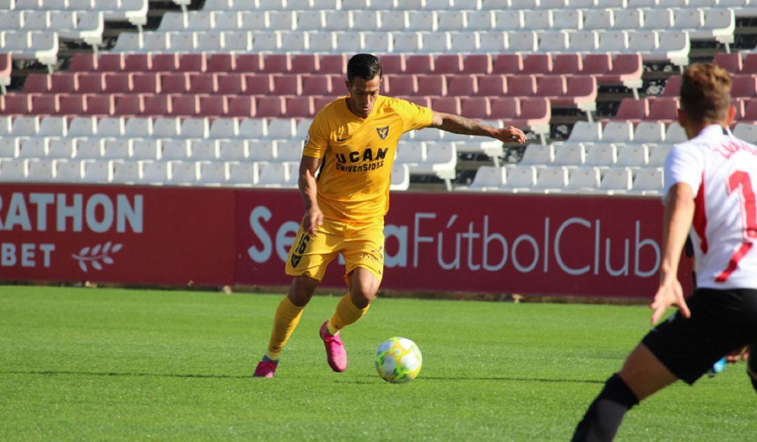 Vicente Romero con el balón Vicente Romero con el balón