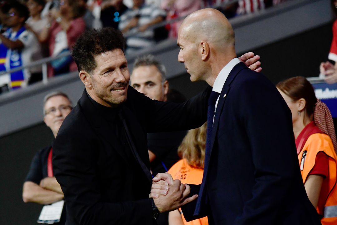 Simeone y Zidane, durante un Atlético-Real Madrid Simeone y Zidane, durante un Atlético-Real Madrid