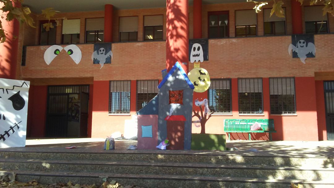 Imagen de archivo de la ambientación del C.P. Santa Catalina para Halloween Imagen de archivo de la ambientación del C.P. Santa Catalina para Halloween