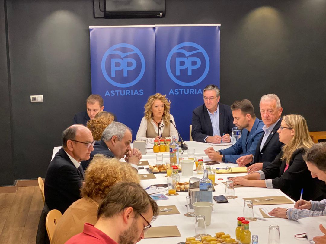Mallada ha convocado un desayuno informativo para valorar los 100 días de gobierno de Adrián Barbón. Mallada ha convocado un desayuno informativo para valorar los 100 días de gobierno de Adrián Barbón.