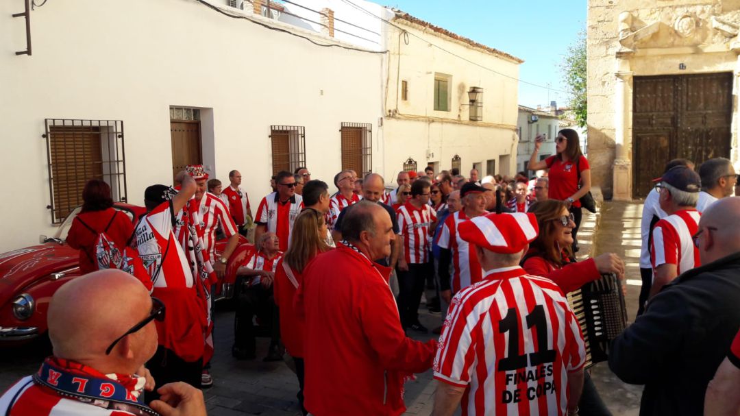 Cerca de 200 personas en el encuentro de peñas del Athletic de Bilbao en Belmonte Cerca de 200 personas en el encuentro de peñas del Athletic de Bilbao en Belmonte