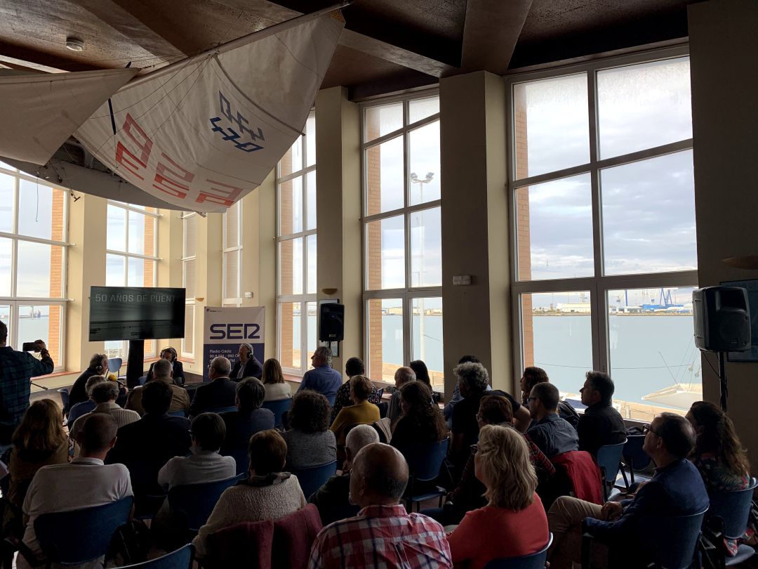 El programa 50 años de Puente Carranza se emitió desde el Centro Náutico ElCano El programa 50 años de Puente Carranza se emitió desde el Centro Náutico ElCano