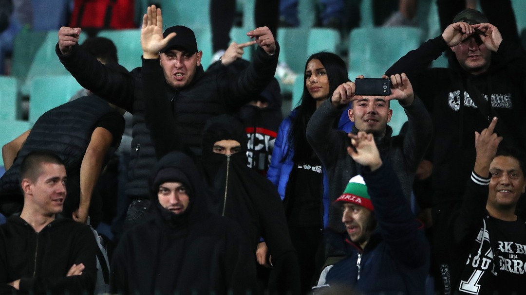 La UEFA sanciona a Bulgaria por los incidentes racistas