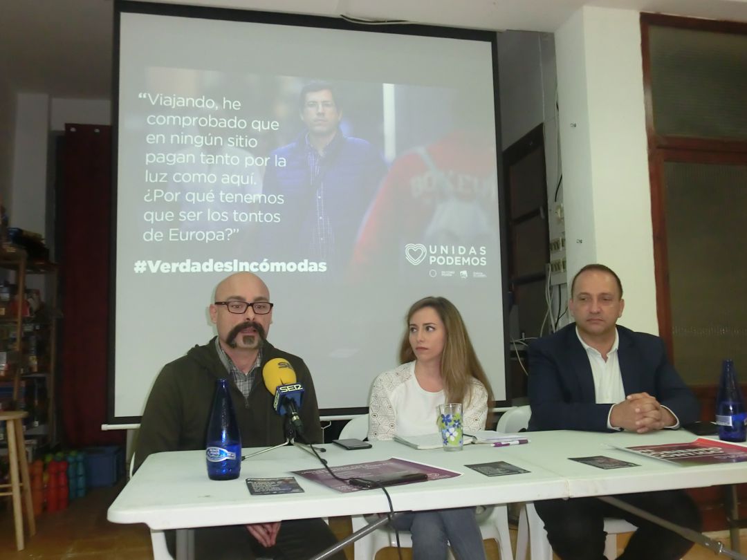 De izquierda a derecha: Txema Guijarro, María Teresa Pérez y Rubén Martínez Dalmau. De izquierda a derecha: Txema Guijarro, María Teresa Pérez y Rubén Martínez Dalmau.