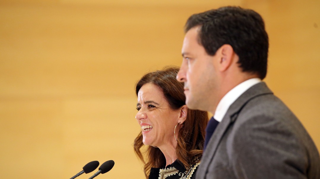 Reacciones enfrentadas tras el anuncio de la Junta de limpiar de clientelismos la llamada 'Administración B'