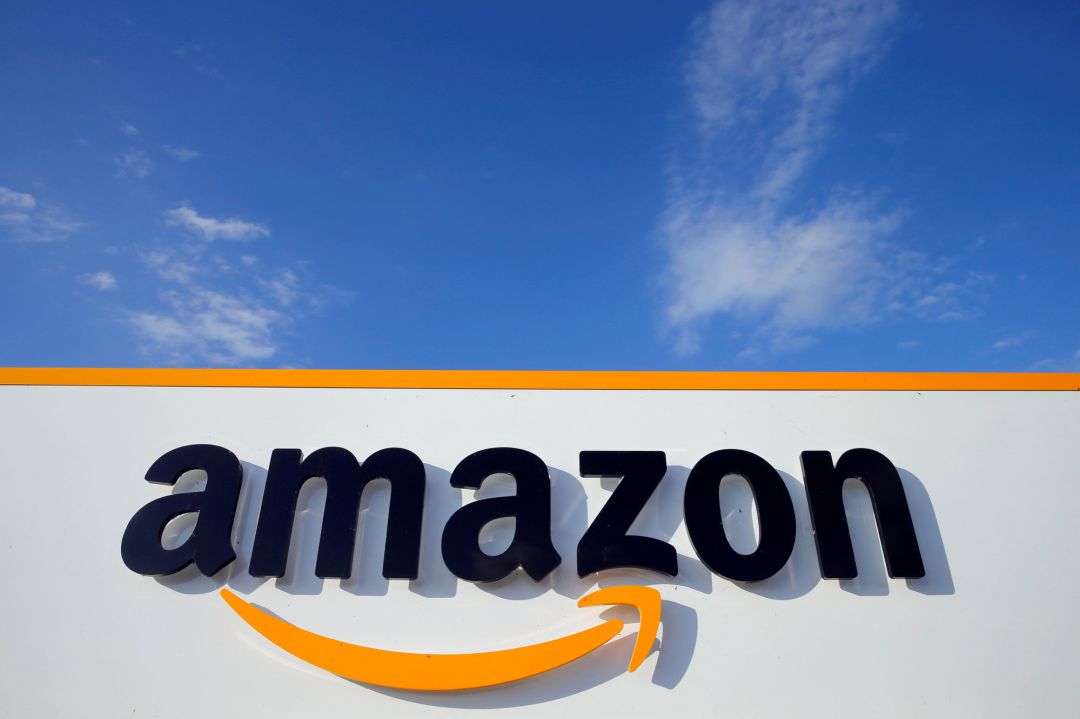 Logo de Amazon en el centro logístico de esta compañía en Boves (Francia) Logo de Amazon en el centro logístico de esta compañía en Boves (Francia)