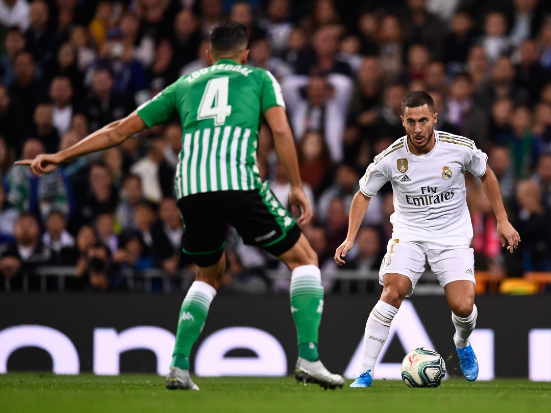 Eden Hazard antes de anotar el gol que el VAR le anuló frente al Betis Eden Hazard antes de anotar el gol que el VAR le anuló frente al Betis
