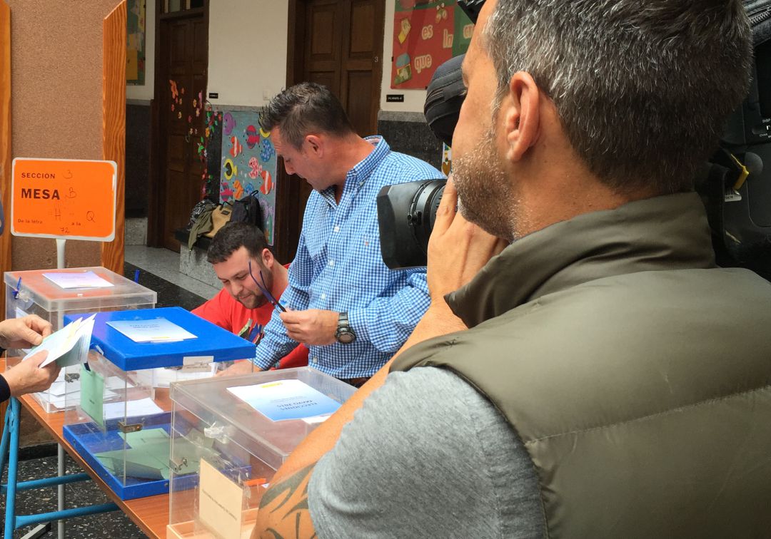 Los sondeos dan la victoria al PSOE en Canarias