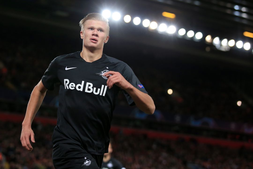 Erling Haaland celebra un gol al Liverpool en la Champions. Erling Haaland celebra un gol al Liverpool en la Champions.