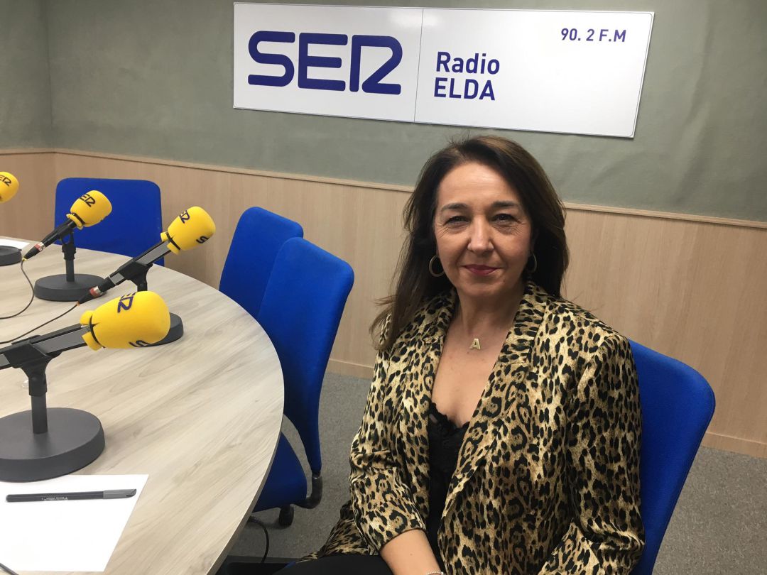 Adela Pedrosa en Radio Elda Cadena SER Adela Pedrosa en Radio Elda Cadena SER