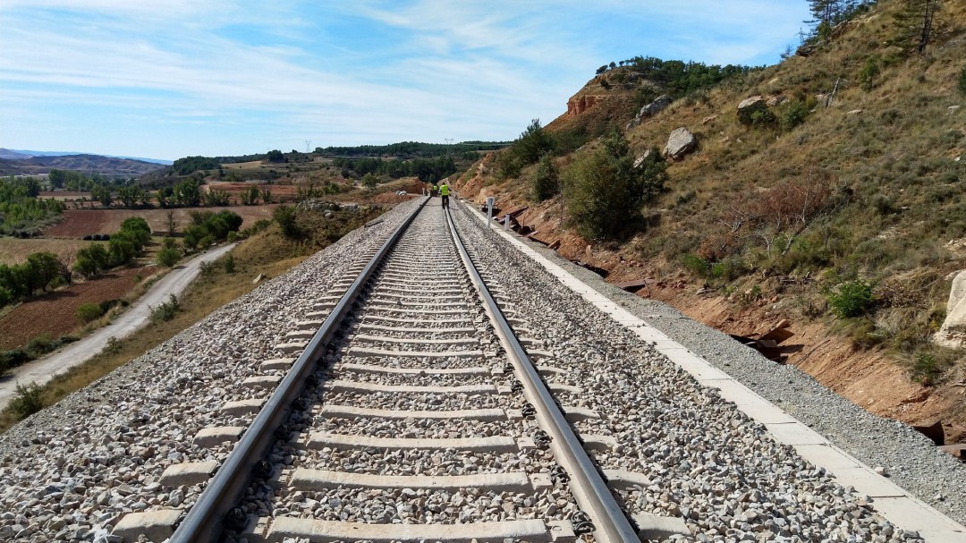 Adif licita la redacción de proyectos para la ampliación de vías de apartado entre León-Monforte