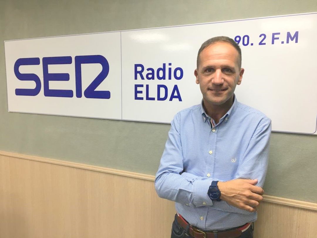 Lázaro Azorín en Radio Elda Cadena SER Lázaro Azorín en Radio Elda Cadena SER