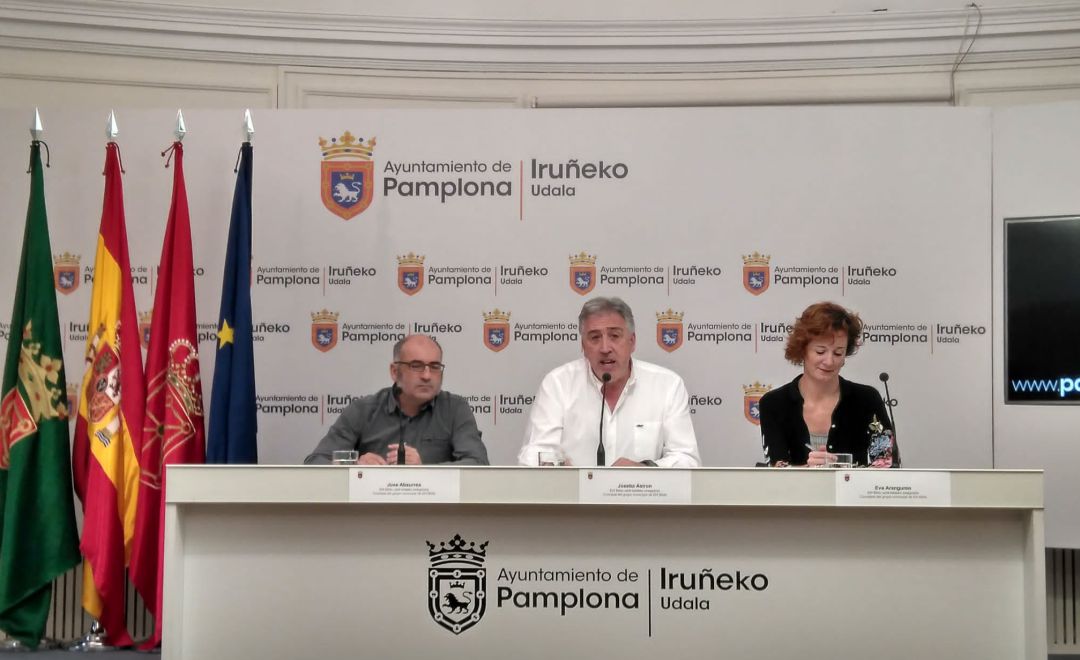 En Pamplona, rueda de prensa del portavoz de EH Bildu en el Ayuntamiento, Joseba Asiron, para presentar una iniciativa contra el cobro de dietas por parte de cargos de libre designación en empresas públicas En Pamplona, rueda de prensa del portavoz de EH Bildu en el Ayuntamiento, Joseba Asiron, para presentar una iniciativa contra el cobro de dietas por parte de cargos de libre designación en empresas públicas