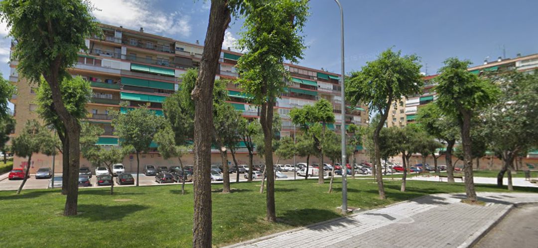 Comunidades de propietarios del barrio de El Arroyo de Fuenlabrada se beneficiarán de estas ayudas estatales para la rehabilitación de sus edificios. Comunidades de propietarios del barrio de El Arroyo de Fuenlabrada se beneficiarán de estas ayudas estatales para la rehabilitación de sus edificios.