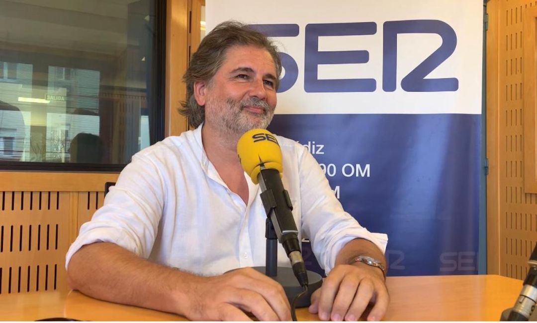 Demetrio Quirós, en el transcurso de una entrevista para Radio Cádiz. Demetrio Quirós, en el transcurso de una entrevista para Radio Cádiz.
