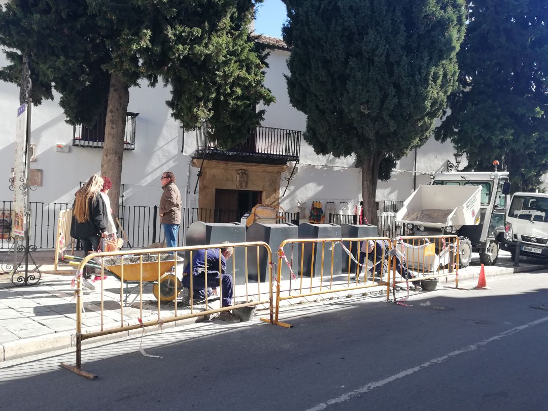 Los nuevos contenedores instalados en calle Armiñán han tenido un coste de 25.000 euros Los nuevos contenedores instalados en calle Armiñán han tenido un coste de 25.000 euros