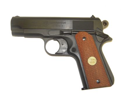 imagen de una pistola del mismo modelo y marca que la incautada a uno de los detenidos de los CDR imagen de una pistola del mismo modelo y marca que la incautada a uno de los detenidos de los CDR