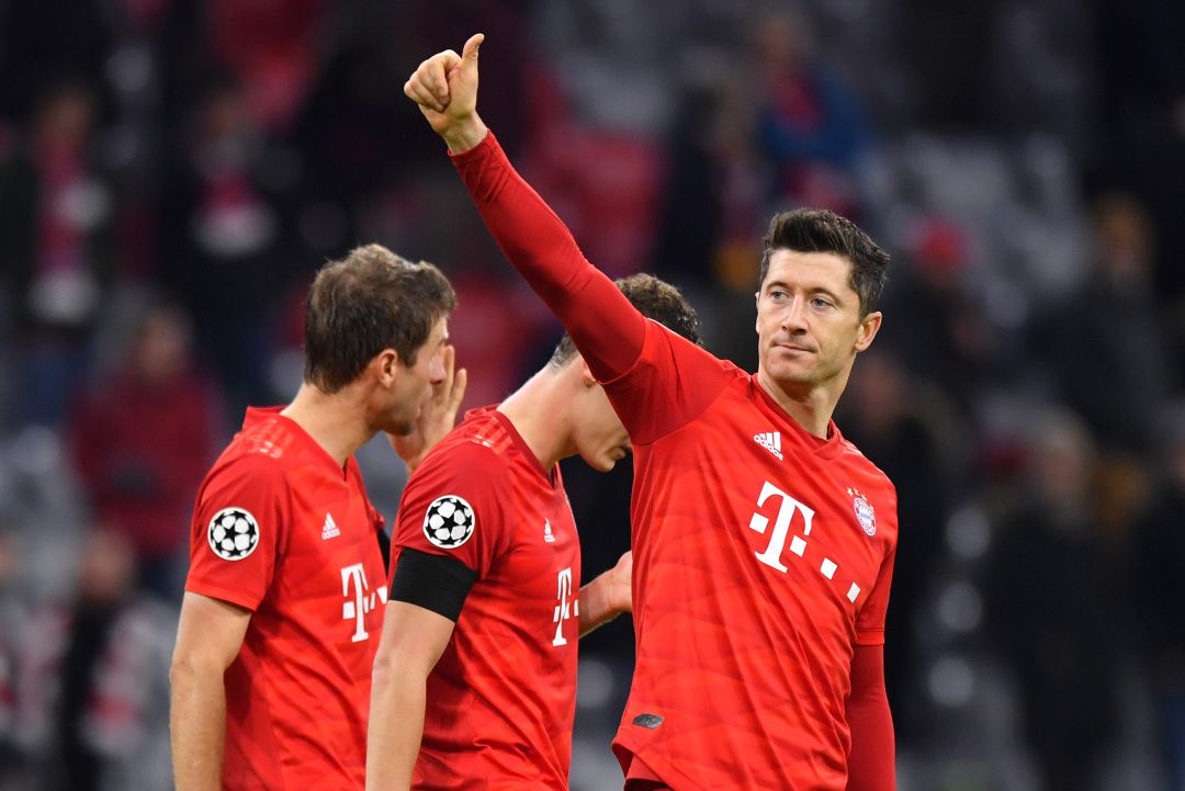 Lewandowski celebrando un gol Lewandowski celebrando un gol