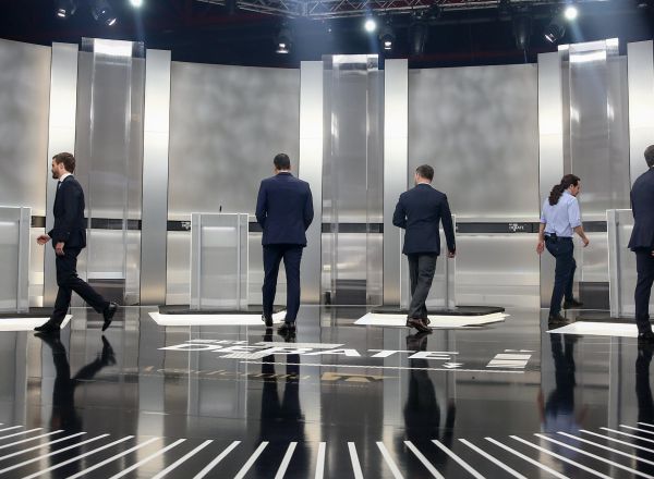 Pedro Sánchez, Pablo Casado, Pablo Iglesias, Albert Rivera y Santiago Abascal antes del debate electoral en televisión en el Pabellón de Cristal de la Casa de Campo de Madrid el 4 de noviembre de 2019.