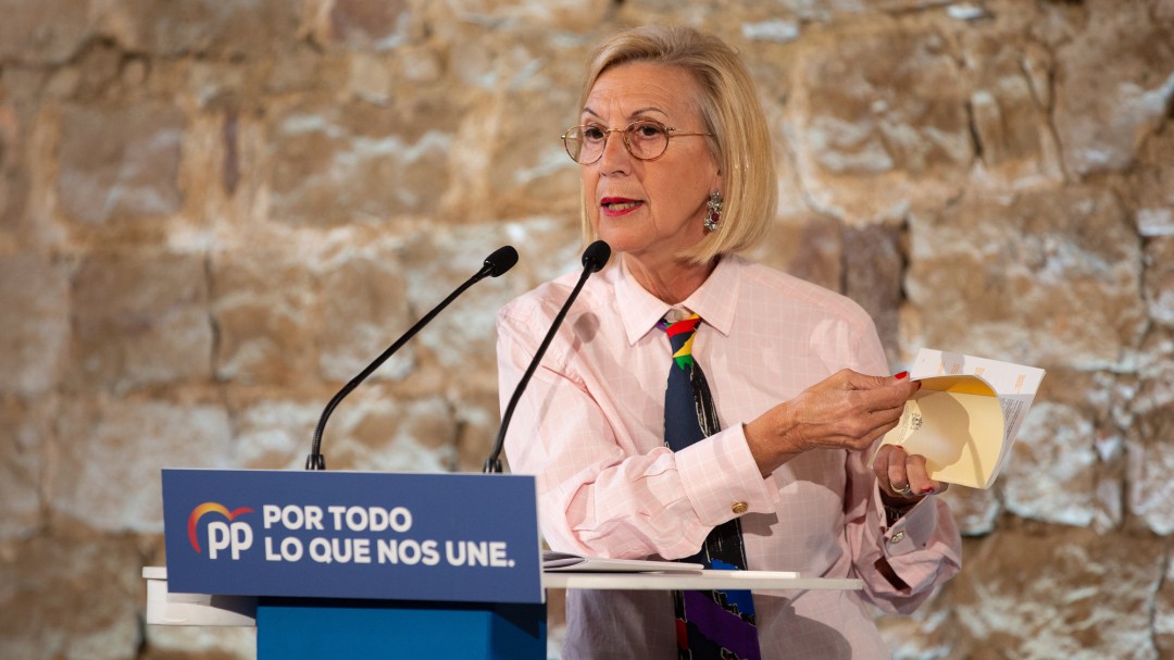 El 'lapsus socialista' de Rosa Díez durante un acto del PP