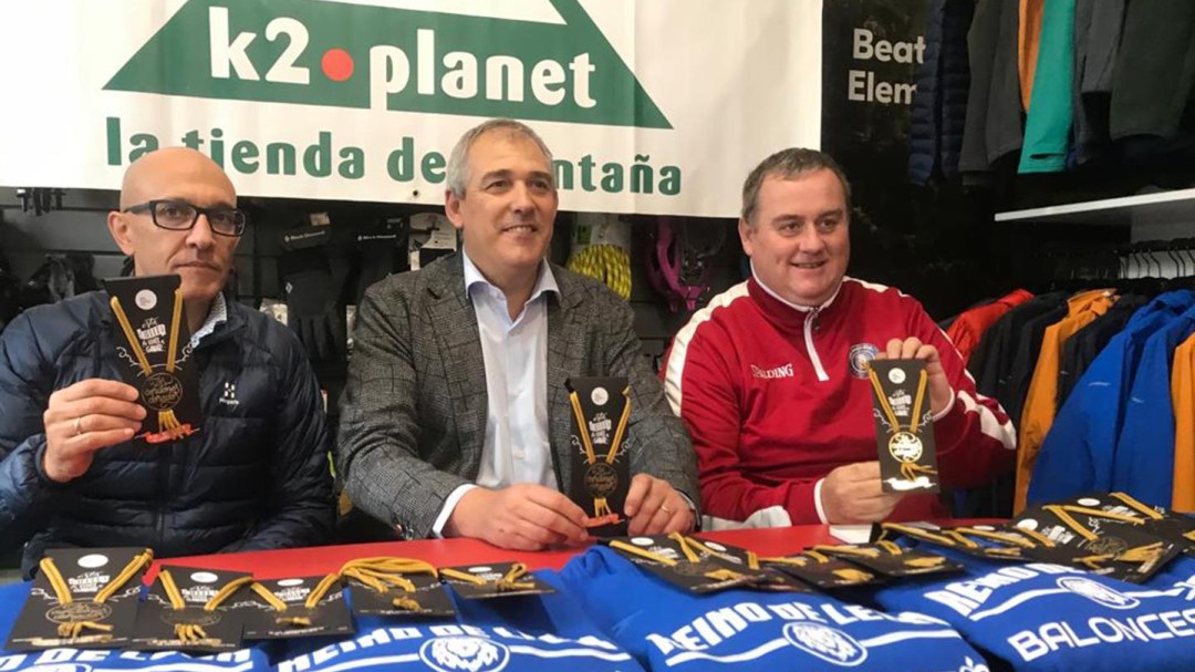 "Cordones dorados" en el Agustinos contra la leucemia infantil