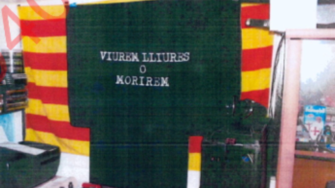 La escenografía para las reivindicaciones de los CDR detenidos: "Viurem Lliures o Morirem"