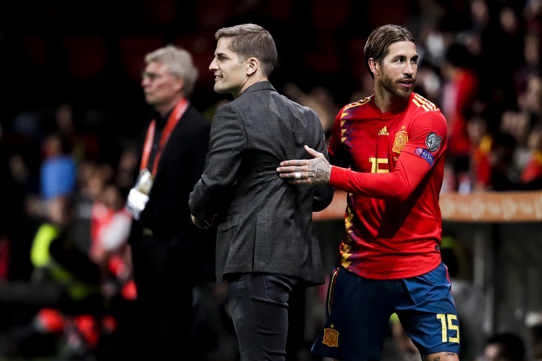 Robert Moreno y Sergio Ramos, en un partido de la selección española. Robert Moreno y Sergio Ramos, en un partido de la selección española.