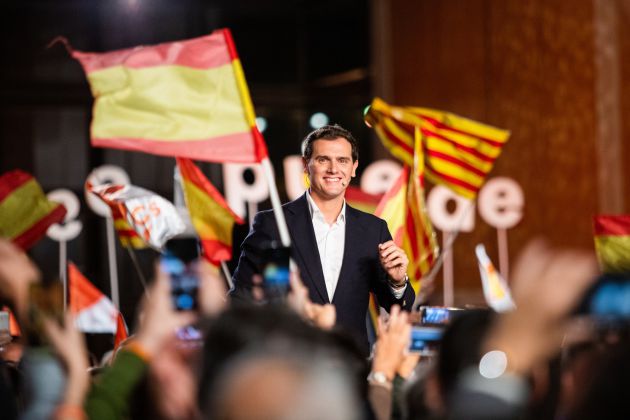 El candidato a la presidencia por Ciudadanos, Albert Rivera, durante el acto de cierre de campaña en Barcelona. El candidato a la presidencia por Ciudadanos, Albert Rivera, durante el acto de cierre de campaña en Barcelona.