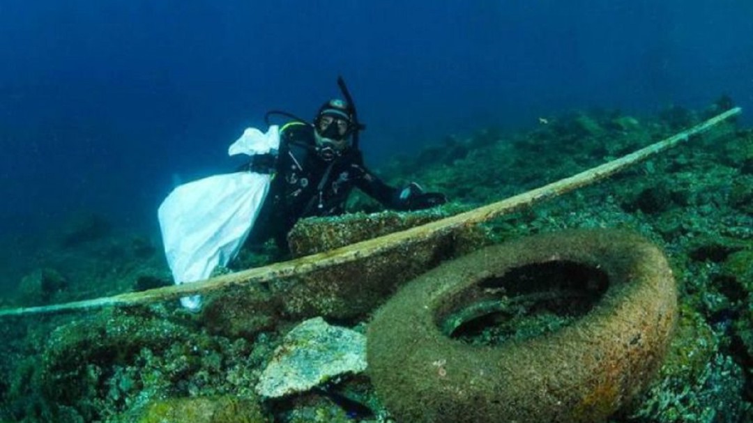 Jornada de limpieza de los fondos marinos de Cabo de Palos