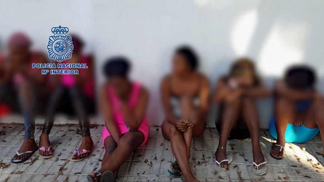Piden 15 años para 12 acusados de tráfico de personas en Tenerife Piden 15 años para 12 acusados de tráfico de personas en Tenerife