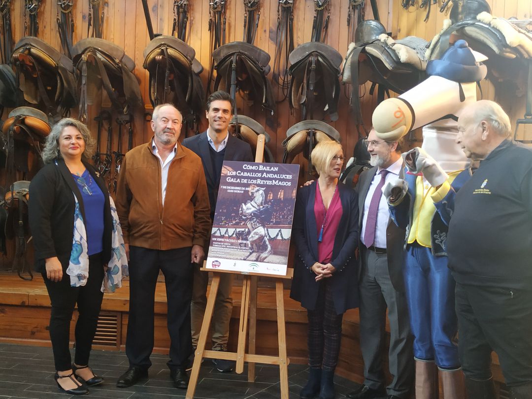 Presentación del cartel de la gala benéfica 'Cómo bailan los caballos andaluces' en la Real Escuela Presentación del cartel de la gala benéfica 'Cómo bailan los caballos andaluces' en la Real Escuela