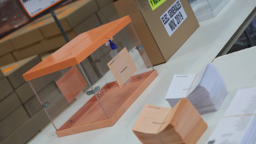 Impedir la entrada en un colegio electoral se sanciona con tres años de cárcel