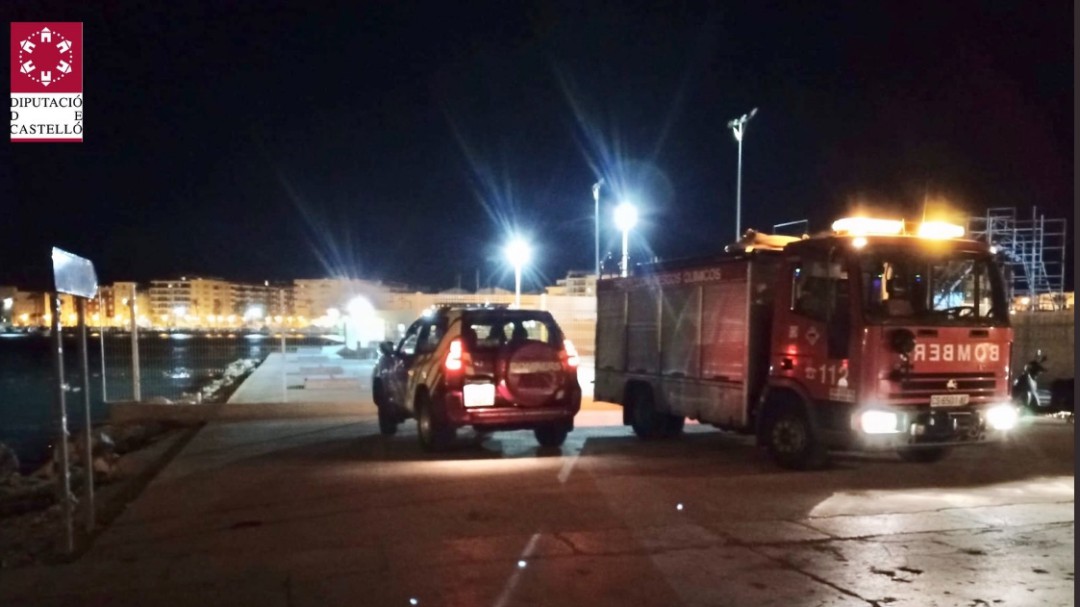 Vertidos casi 400 litros de gasóleo en el puerto de Benicarló