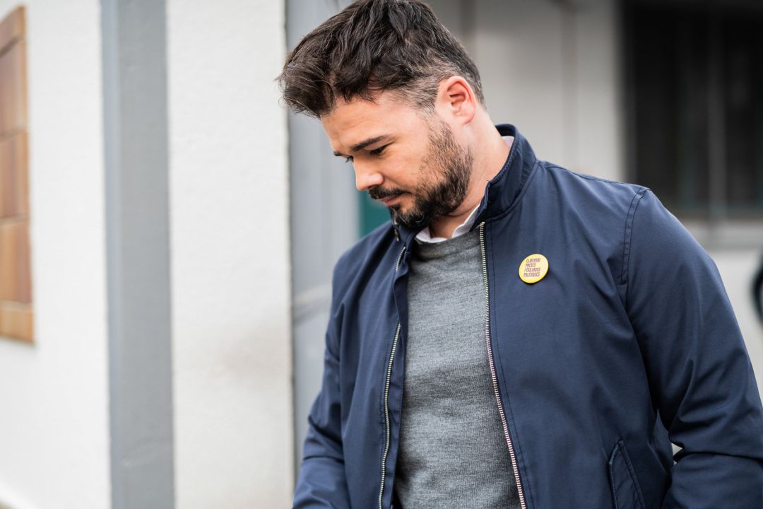 Gabriel Rufian, en el colegio electoral de Sabadell en el que ha votado esta mañana. Gabriel Rufian, en el colegio electoral de Sabadell en el que ha votado esta mañana.