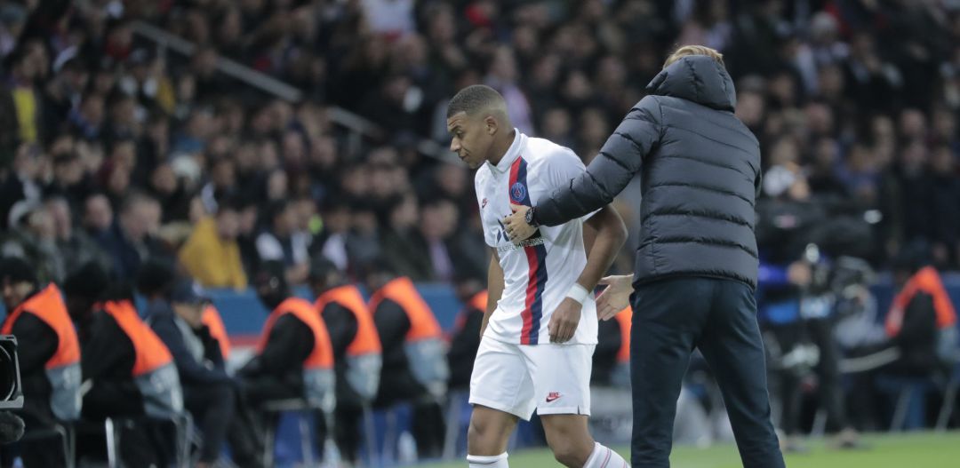 Mbappé, tras ser sustituido durante el encuentro de Champions del PSG Mbappé, tras ser sustituido durante el encuentro de Champions del PSG