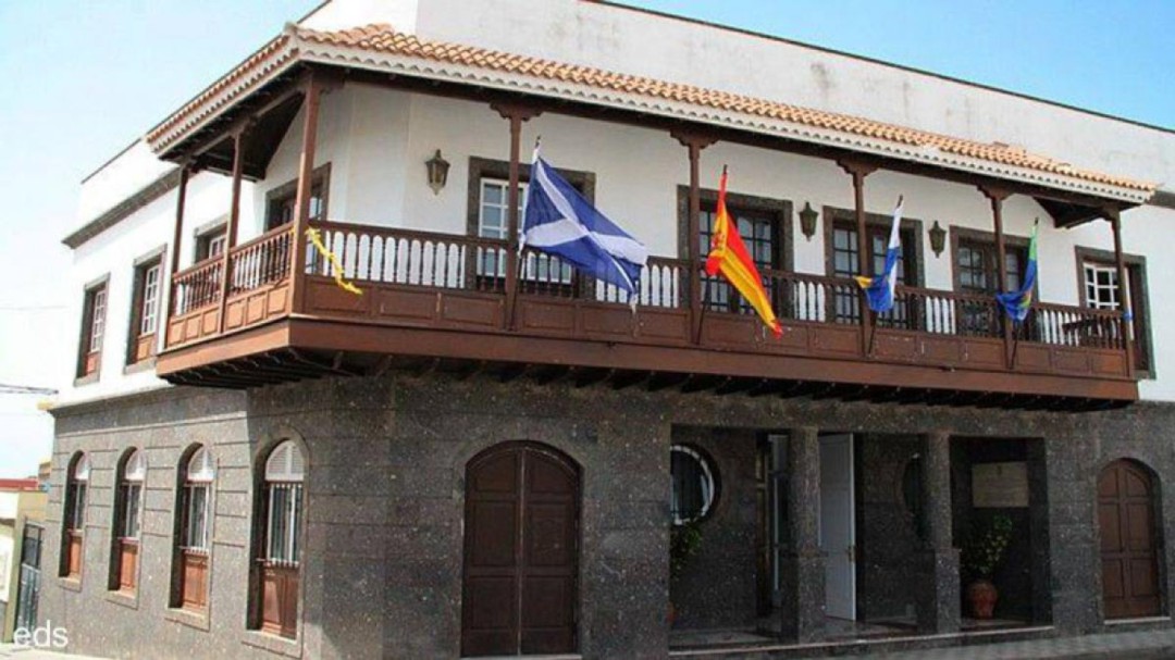 Presentan una moción de censura contra la alcaldesa socialista de Arico