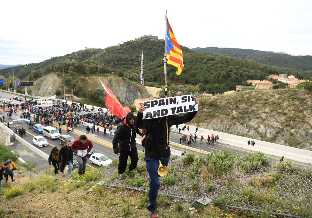 Tsunami Democràtic talla la frontera a la Jonquera