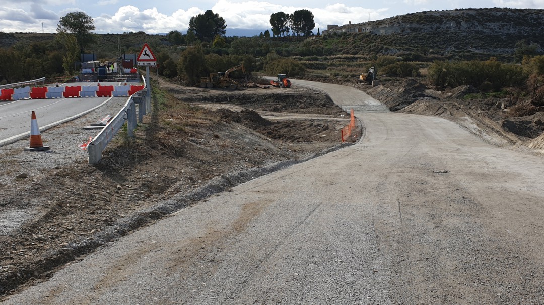 '¿Por aquí no pueden pasar todos los vehículos?', lamentan los vecinos aislados de la comarca de Baza