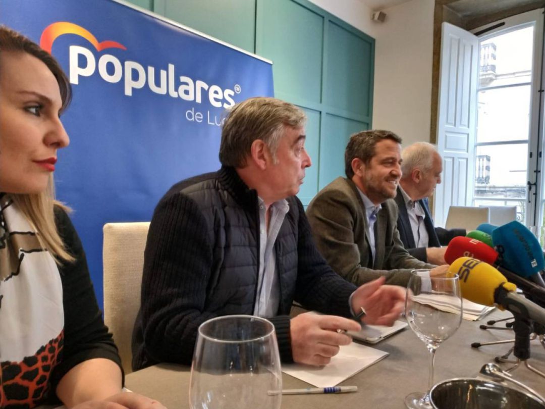 Los candidatos del PP al Congreso y al Senado por la provincia de Lugo durante un desayuno informativo Los candidatos del PP al Congreso y al Senado por la provincia de Lugo durante un desayuno informativo