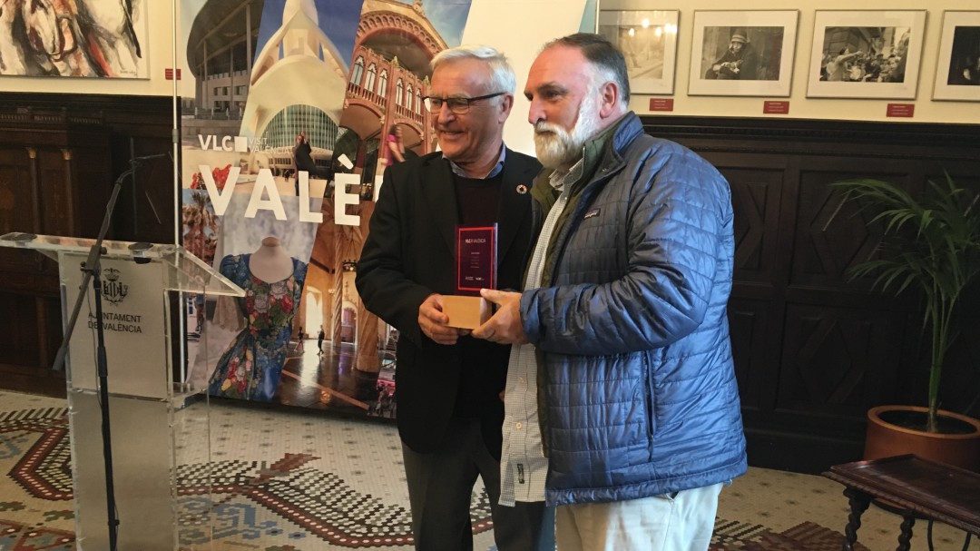 El chef José Andrés, galardonado por el Ayuntamiento de València como Embajador Internacional de la Paella