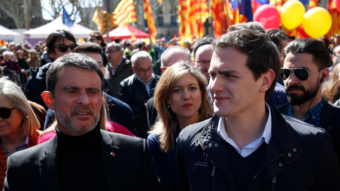 Manuel Valls cree que Ciudadanos tendría que facilitar la investidura de Sánchez