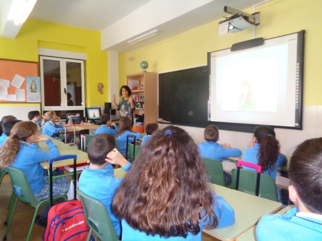 Los estudiantes del colegio Vera Cruz siguen con atención las explicaciones de Ecos del Duero Los estudiantes del colegio Vera Cruz siguen con atención las explicaciones de Ecos del Duero