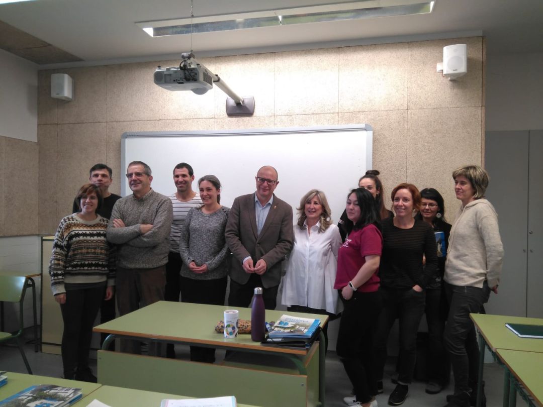 En Pamplona, el consejero de Educación, Carlos Gimeno, visita la Escuela Oficial de Idiomas a Distancia de Navarra En Pamplona, el consejero de Educación, Carlos Gimeno, visita la Escuela Oficial de Idiomas a Distancia de Navarra