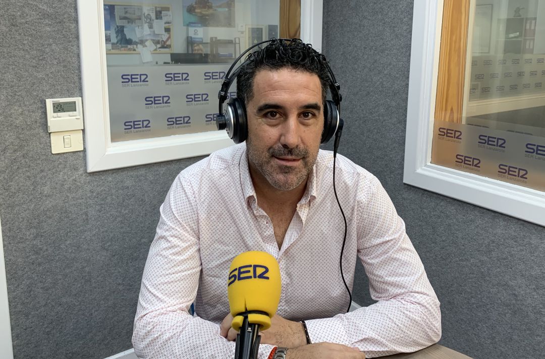 El letrado Juan Ramón Sadoz (Sadoz Abogados) en los estudios de SER Lanzarote El letrado Juan Ramón Sadoz (Sadoz Abogados) en los estudios de SER Lanzarote