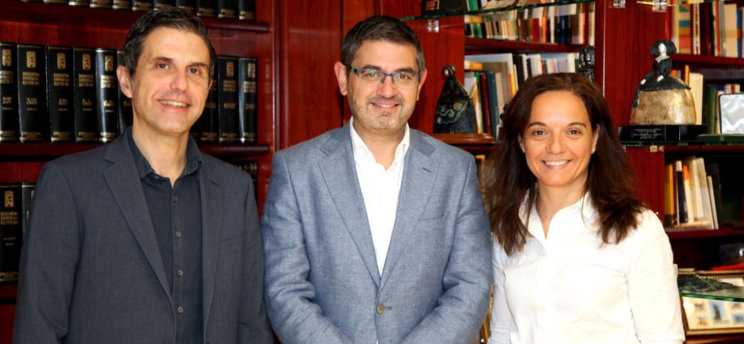 Los alcaldes de Alcalá de Henares, Javier Rodríguez y Alcobendas, Rafael Sánchez Acera, junto a la alcaldesa de Getafe, Sara Hernández Los alcaldes de Alcalá de Henares, Javier Rodríguez y Alcobendas, Rafael Sánchez Acera, junto a la alcaldesa de Getafe, Sara Hernández