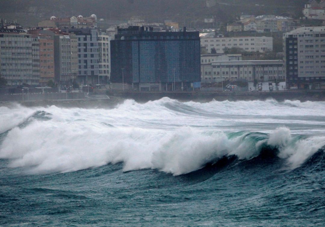 El temporal azota a la ciudad de A Coruña con más de 70 incidencias
