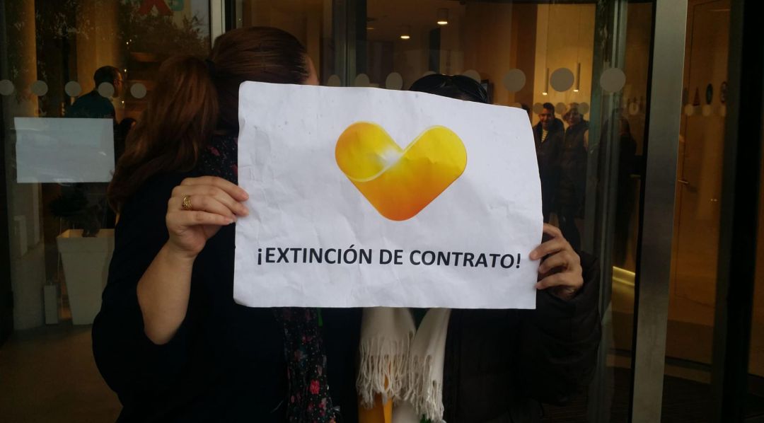 Nueva jornada de protestas ante la sede de Thomas Cook Nueva jornada de protestas ante la sede de Thomas Cook