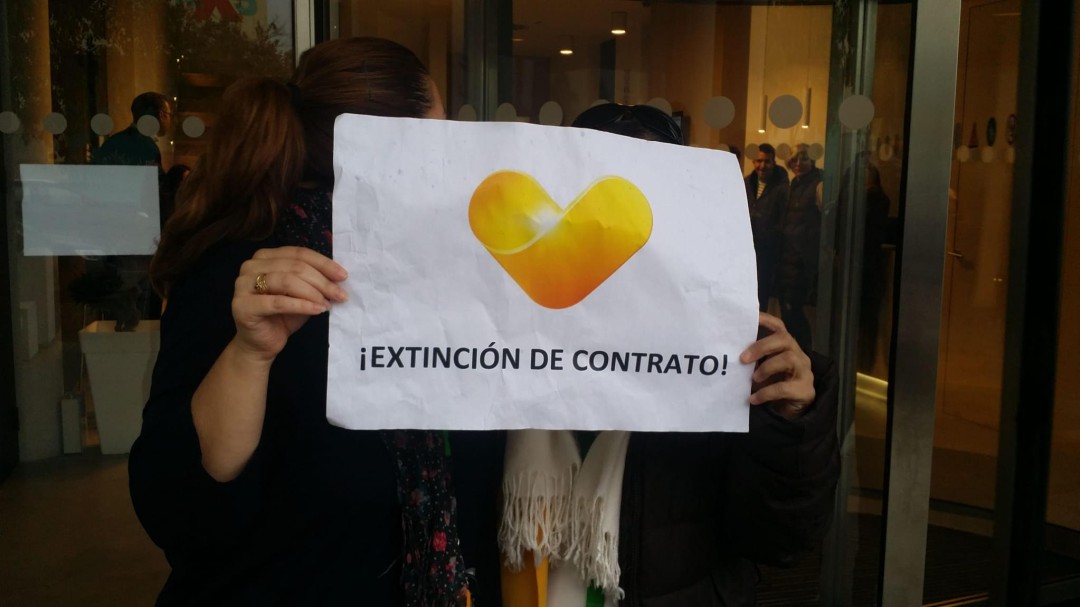 Nueva jornada de protestas ante la sede de Thomas Cook